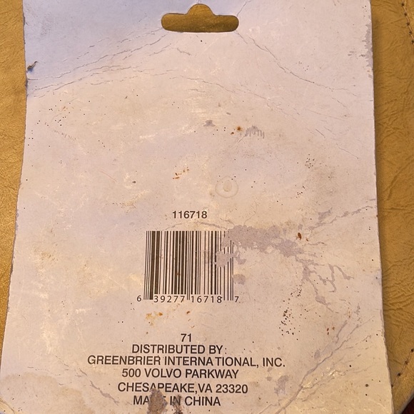 4 Sets Unique Picknick Tabletop Weights Heavy. To clip on edges to safely secure - Picture 3 of 3